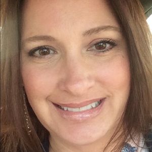 Meet your Posher, Deborah